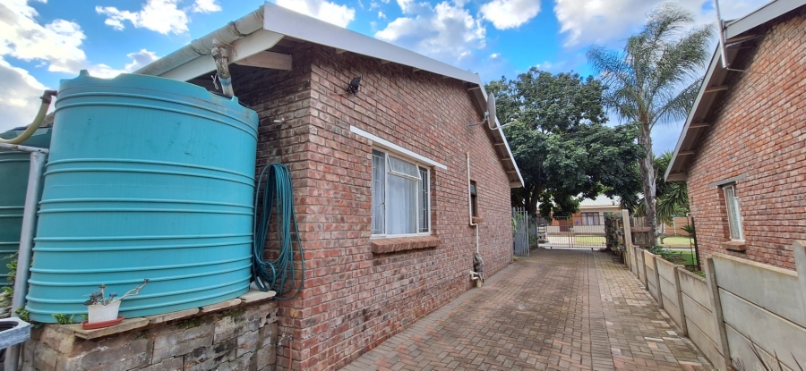 4 Bedroom Property for Sale in Riversdale Western Cape
